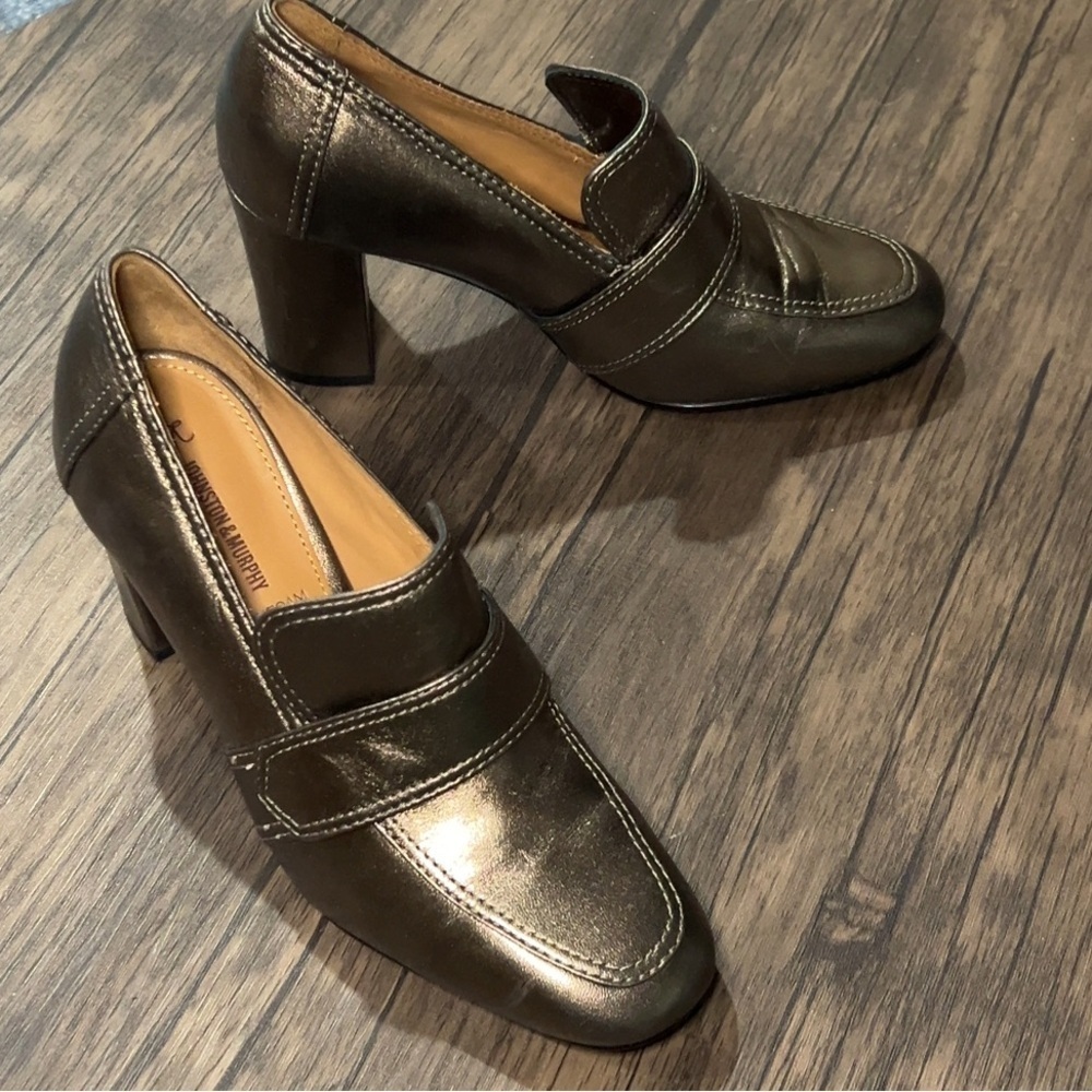 JOHNSTON & MURPHY Women’s Gold Slip On Business Heel Excellent Condition